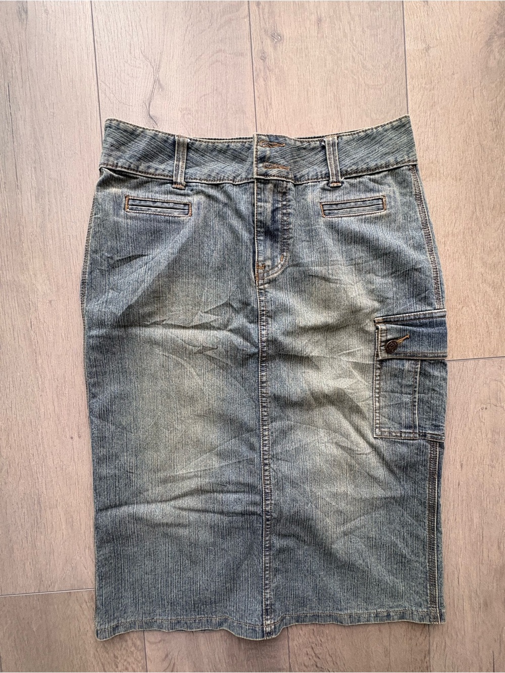 Armor Jeans VTG blue denim midi cargo skirt/faded wash and side utility pocket